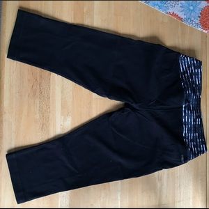 Danskin Now Cropped workout leggings
